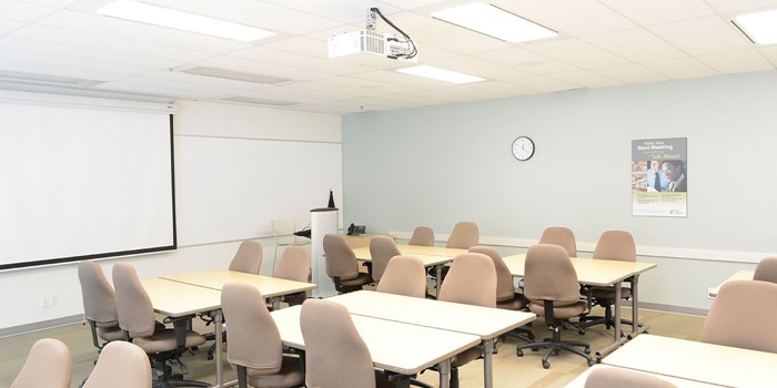 Book cheap Corporate training rooms in Delhi NCR