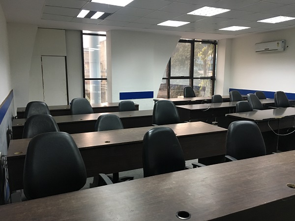 Book best 30 seater training rooms on rent in Noida