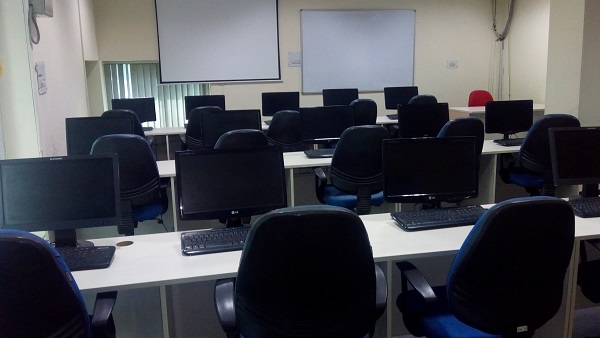 Where can you get 30 seater training rooms in Noida